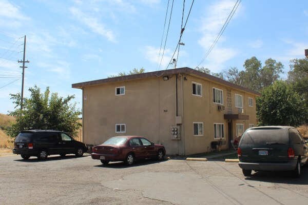 912-920 Blue St in Marysville, CA - Foto de edificio
