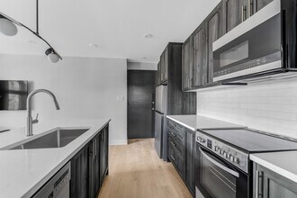 658 Somerset St W in Ottawa, ON - Building Photo - Building Photo