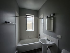 52 N Parkside Ave in Chicago, IL - Foto de edificio - Building Photo