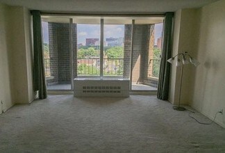 33 Pond Ave-Unit -723B in Brookline, MA - Building Photo - Building Photo