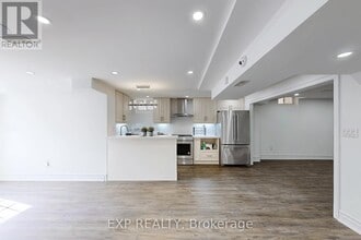 106 Royview Crescent in Vaughan, ON - Building Photo - Building Photo