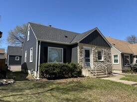 3132 Edgewood Ave S in Minneapolis, MN - Building Photo