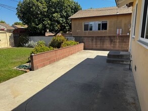 5042 Lorelei Ave in Lakewood, CA - Building Photo - Building Photo