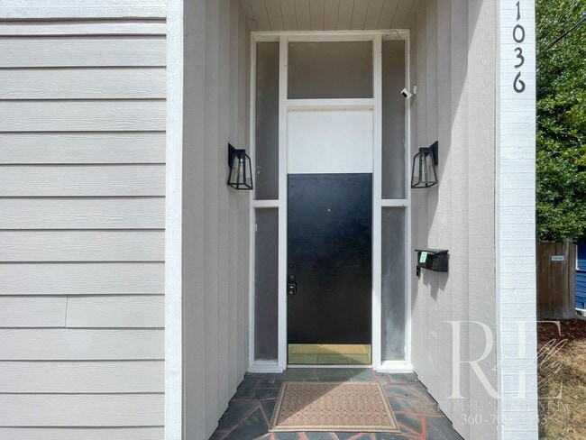 1036 5th St in Bremerton, WA - Building Photo - Building Photo