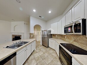 200 Boardwalk Ave in Waxahachie, TX - Building Photo - Building Photo