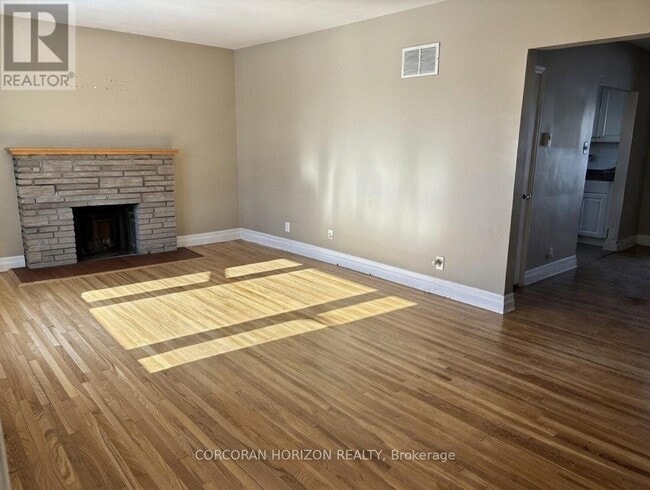 24 Cherry Gardens in Belleville, ON - Building Photo - Building Photo