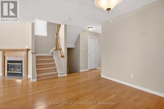 35 Upney Dr in Ottawa, ON - Building Photo - Building Photo