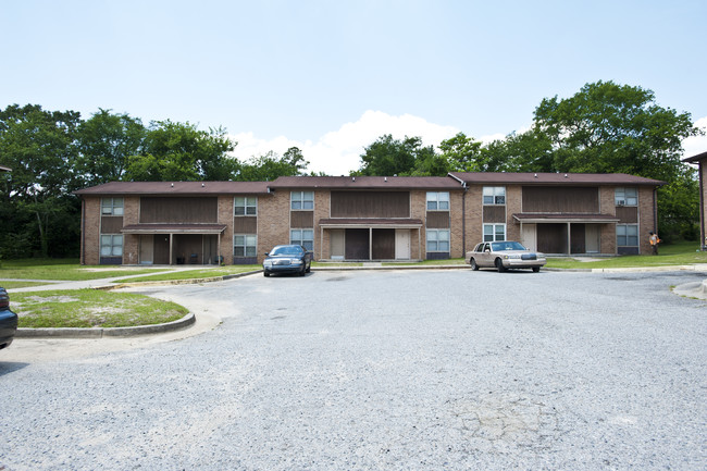 Latanya Village in Macon, GA - Foto de edificio - Building Photo