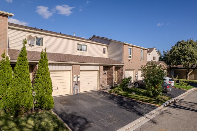 By-de-Molen Co-operative Homes in Brampton, ON - Building Photo - Primary Photo