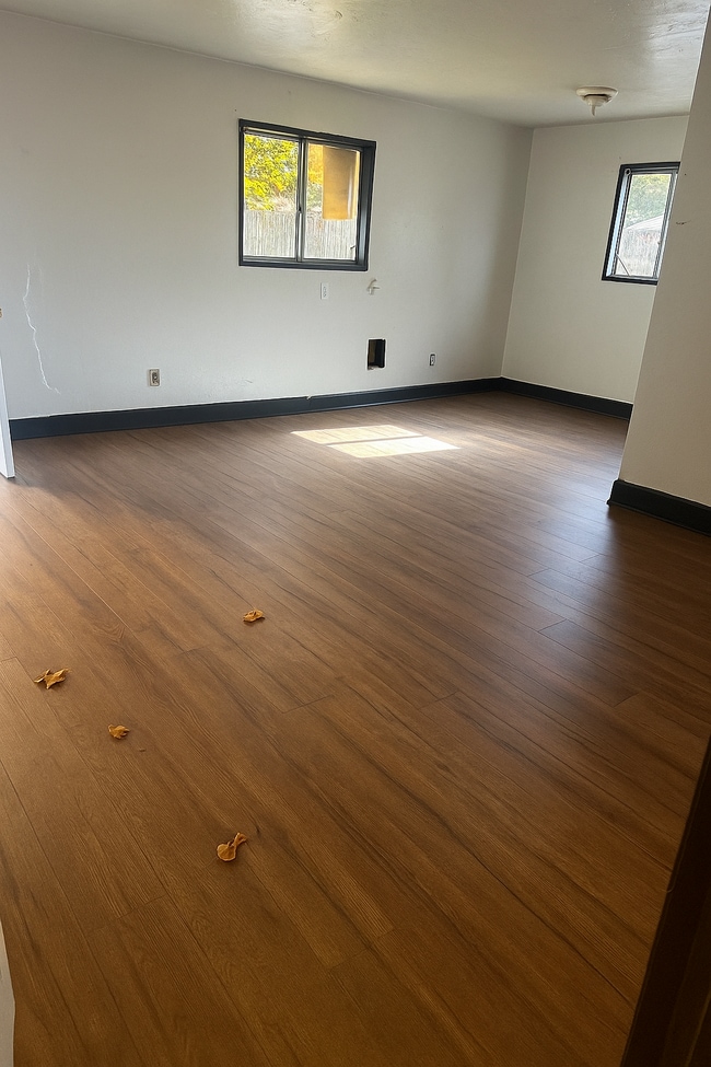 1637 56th Ave in Sweet Home, OR - Building Photo - Building Photo