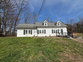 170 Blakemore Cir in Johnson City, TN - Building Photo