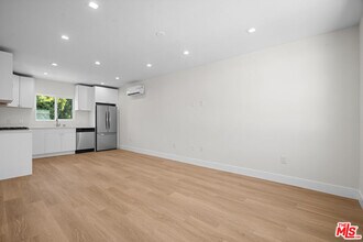 420 S Sepulveda Blvd in Los Angeles, CA - Building Photo - Building Photo