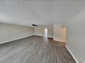 6949 Magdelena Dr in Jacksonville, FL - Building Photo - Building Photo