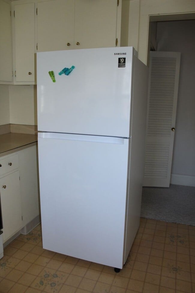 property at 600 E 21st St