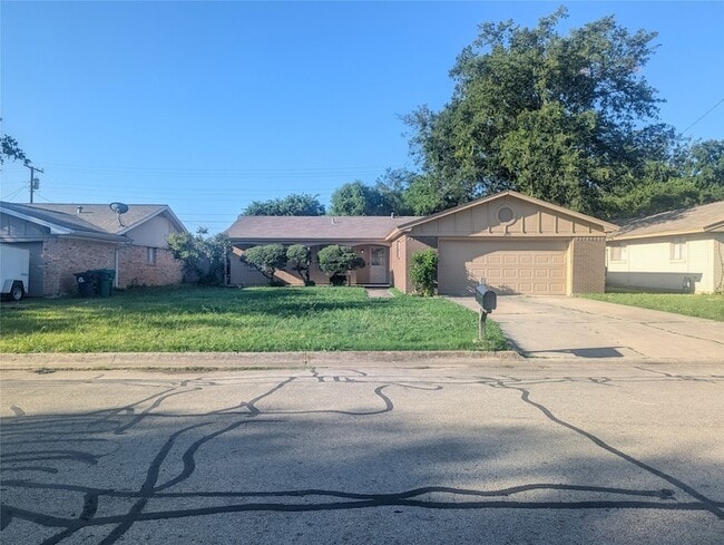 1209 Cordell St in Denton, TX - Building Photo - Building Photo