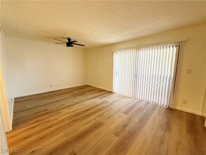 3270 Liahona Way in Las Vegas, NV - Building Photo - Building Photo