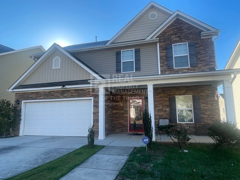 1950 Glenkirk Dr in Burlington, NC - Building Photo