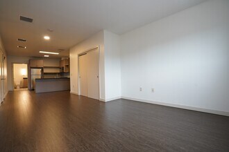 400 Langley Rd in Newton, MA - Building Photo - Building Photo