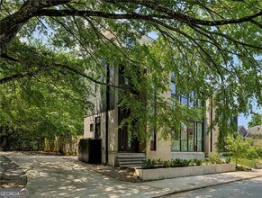 575 Highland Ave NE in Atlanta, GA - Building Photo - Building Photo