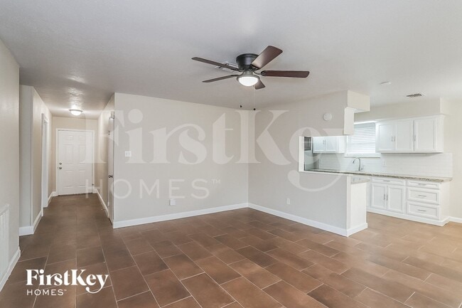 10819 Sagewind Dr in Houston, TX - Foto de edificio - Building Photo