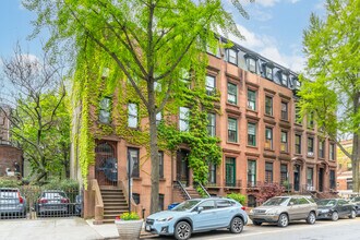 132 Willoughby Ave in Brooklyn, NY - Foto de edificio - Building Photo