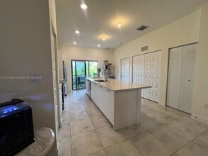 8195 NW 104th Ave in Doral, FL - Building Photo - Building Photo