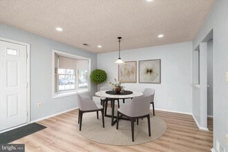 110 Versailles Ct in Hamilton Township, NJ - Building Photo - Building Photo