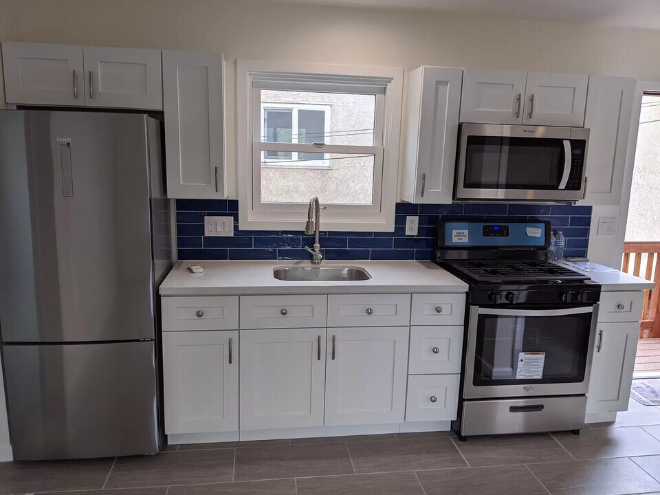 4576 Marlborough Dr in San Diego, CA - Building Photo