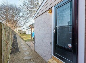 1383 Summit St in Columbus, OH - Building Photo - Building Photo