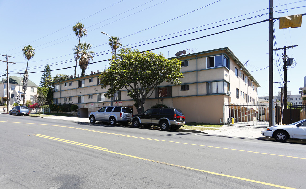 New Hampshire Avenue Apartments in Los Angeles, CA - Foto de edificio