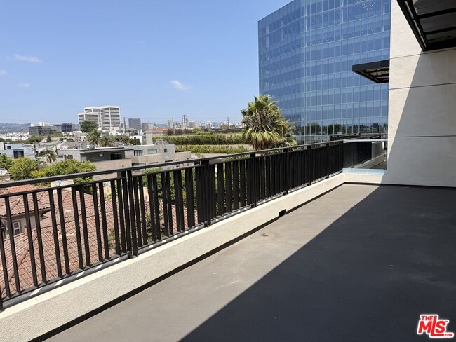 2140 Butler Ave in Los Angeles, CA - Building Photo - Building Photo
