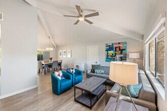 2240 Sunshine Way in Palm Springs, CA - Building Photo - Building Photo
