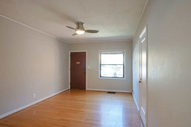 334 NW 22nd Ave in Portland, OR - Foto de edificio - Building Photo