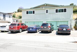 5956 Streamview Dr in San Diego, CA - Building Photo