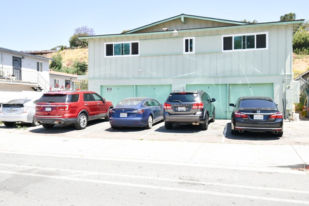 5956 Streamview Dr in San Diego, CA - Building Photo