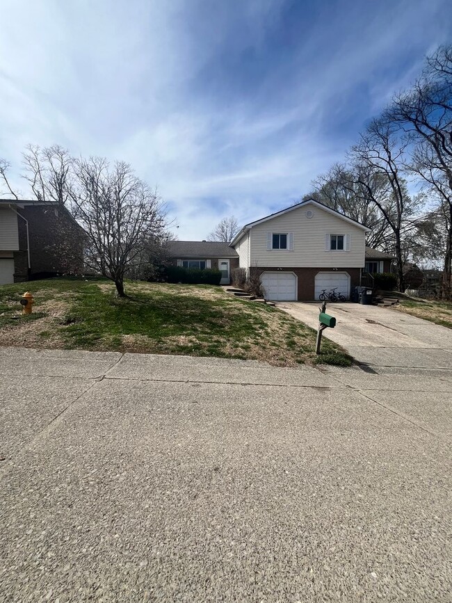 property at 5633 Kenwood Dr