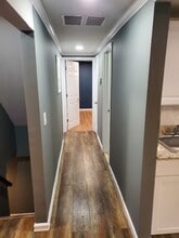 239 Hilltop Dr, Unit 2nd Flr in Brentwood, NY - Foto de edificio - Building Photo