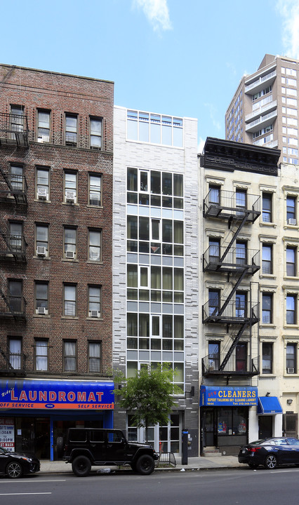 1642 Madison Ave in New York, NY - Building Photo