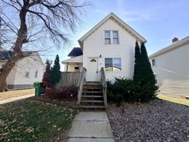 property at 817 Christiana St