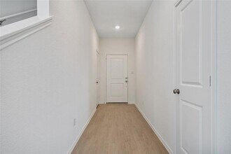 1721 Roaming Oak Bnd in Andice, TX - Building Photo - Building Photo