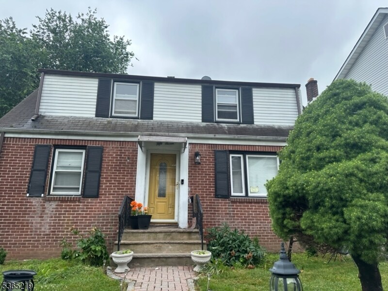 57 Lindsley Pl in East Orange, NJ - Building Photo