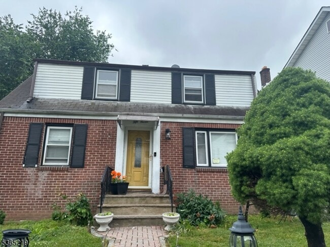 property at 57 Lindsley Pl