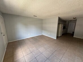 911 N Iowa Ave in Lakeland, FL - Foto de edificio - Building Photo