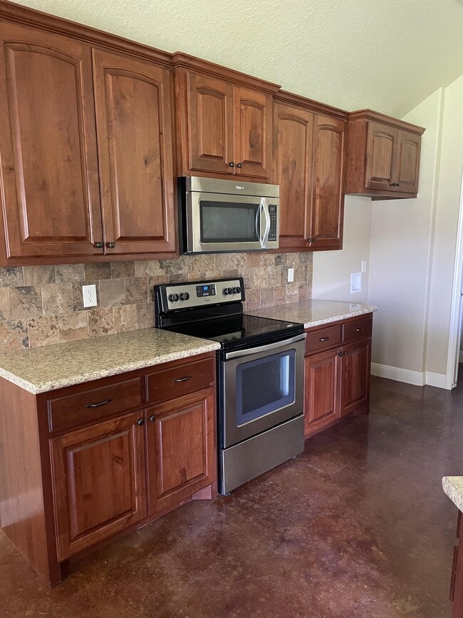 2011 Sungate Dr in New Braunfels, TX - Building Photo - Building Photo