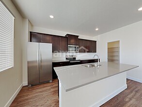 1417 N Garnet Creek Ave in Star, ID - Foto de edificio - Building Photo