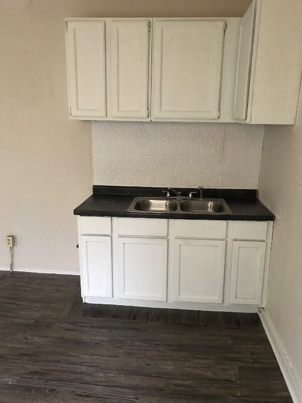 3371 N 25th St in Milwaukee, WI - Foto de edificio - Building Photo