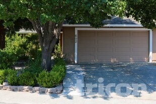 602 Chyrl Way in Suisun City, CA - Building Photo