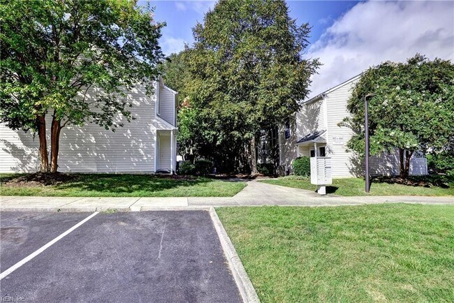 4058 Midlands Rd in Williamsburg, VA - Building Photo - Building Photo