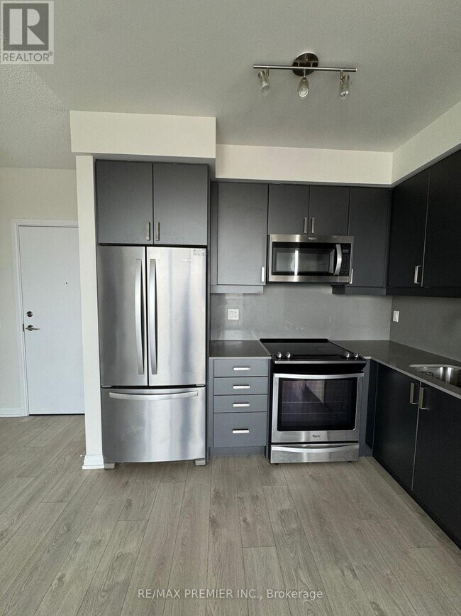 7895-7895 Jane St