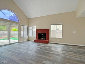 1702 Ember Glow Cir in Las Vegas, NV - Building Photo - Building Photo